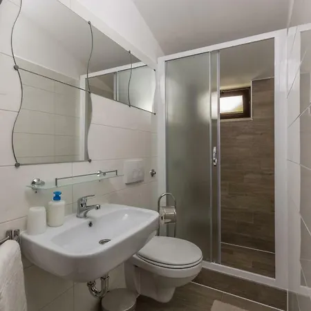 Apartments Radmila Porec Exterior photo